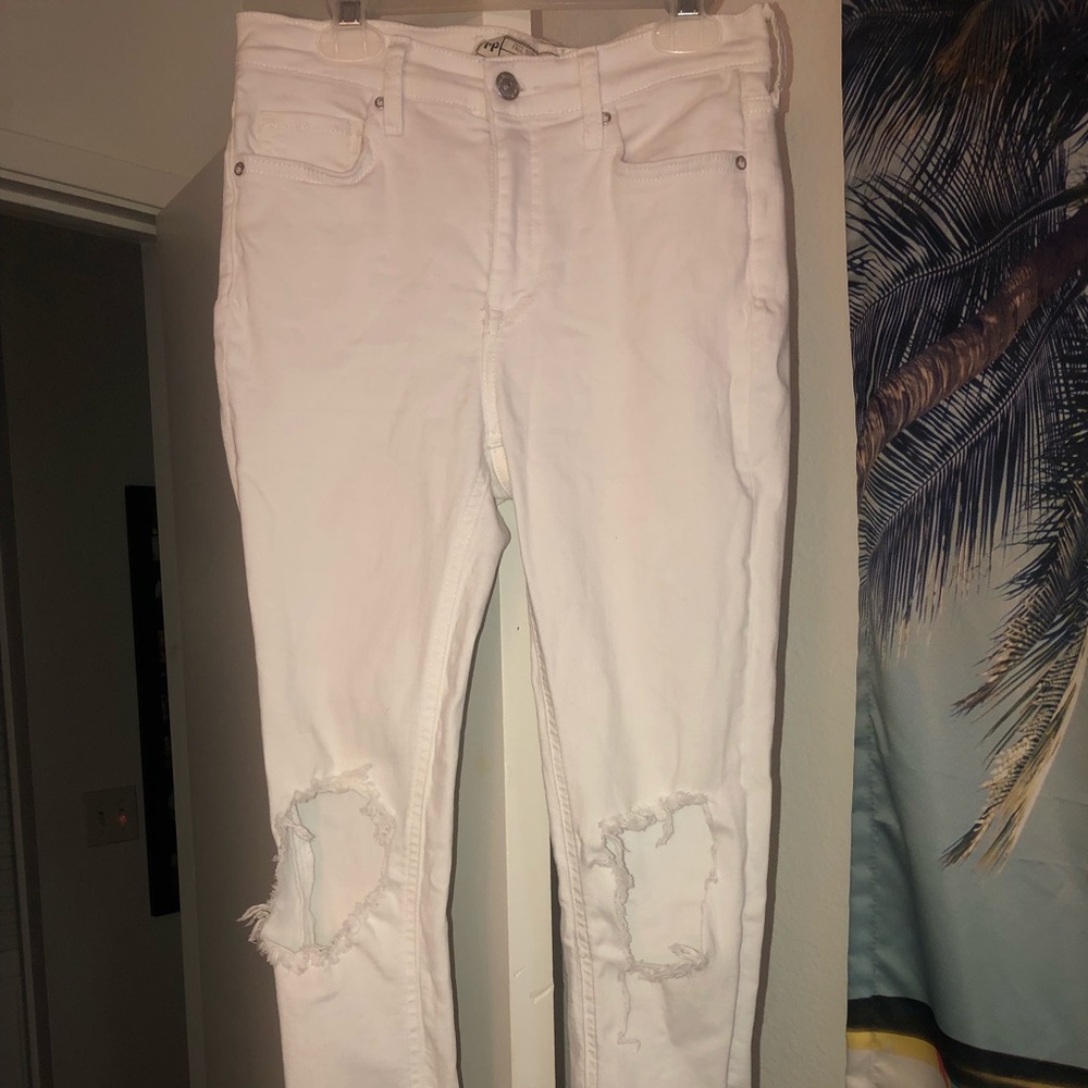 White Free People jeans, ripped at knees
